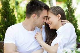 Usually, pdas express a positive emotional connection between two people. Holding Hands To Kissing How Much Pda Is Okay Simple Rules You Should Know Hindustan Times