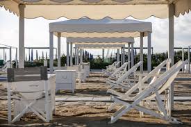 Italian cuisine is what this restaurant boasts. Gilda Forte Dei Marmi Beach Club