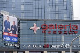 Jak informuje nieoficjalnie rzeszów news, tadeusz ferenc zarekomendował premierowi mateuszowi. Ogromny Baner Marcina Warchola Z Tadeuszem Ferencem Na Galerii Rzeszow