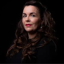 Lisa Boutwell's Instagram, Twitter & Facebook