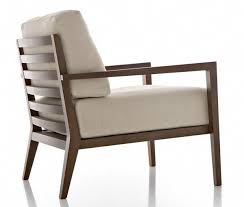 A Simple Contemporary Lounge Chair Elevated To A Higher Level Due To A Keen Eye For Stylish Lines And E Contemporary Lounge Chair Wooden Lounge Chair Furniture