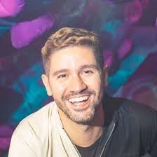 Gabriel Simas (@gabesimas)