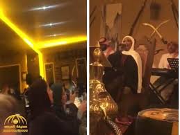لأول مرة شاهد المطربة الشعبية موضي الشمراني تحيي حفلا غنائيا في مطعم بالبوليفارد بالرياض concert