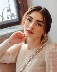 Our beaury Özge.....🌞🌼🌻☀️💥🌻🌳❤️💛💙