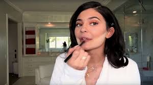 When you first see kendall jenner's makeup, either it's a day one, or it's an evening one, but you certainly say wow! Kylie Jenner No Makeup Vogue Saubhaya Makeup