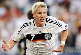 320 × 240 pixels | 640 × 480 pixels | | |. Venedig Von Schweini Zu Herr Schweinsteiger Die Entwicklung Des Fussballstars In Bildern Sudkurier Online