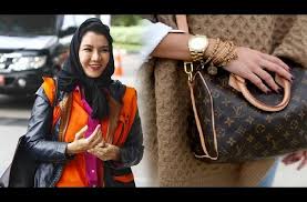 Karena bentuk tas yang lain kurang cocok untuk dibawa pergi hiking, mulai dari ukuran, bahan, dan mulai bergerak dari hanya bisa menjual dua tas hingga menjual jutaan tas, eiger terbukti telah menjadi merk kepercayaan orang indonesia untuk. 5 Alasan Kenapa Tas Mewah Harganya Selangit Bahkan Kini Dipakai Buat Penggelapan Dana Korupsi