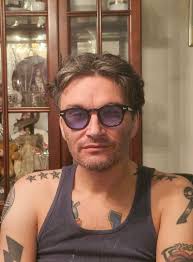 Everyone thank my twin brother Brian for legally adding me back to the  company... yes I have a twin lol he's