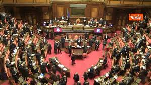 Ora una nuova sfida, quella decisiva, attende il premier al senato: Cosa Succede Dopo Il Voto Di Fiducia C0s E Oggi Il Parlamento Libero Quotidiano Giornaleilmaredigitale