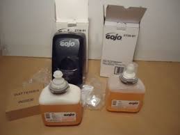 I love those foaming soap pumps, but i saw several problems after i refilled them a couple of times.the pump clogsthe top sticks in the down positionthe foam spurts out in a loose, wet consistency that is half stream and half froth i can buy disposa… Initial Foam Dispenser Kopen Hand Soaps Sanitizers Gratis Geleverd Van 250 Een Dispenser Kopen Bij Disposable Center Is Altijd Een Goed Idee Darkerthanblackfull