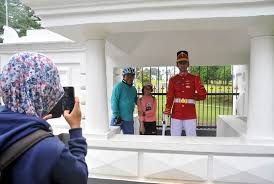 Mengajukan surat permohonan ditujukan kepada: Presiden Terima Pm Shinzo Abe Di Istana Bogor Republika Online