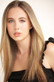 Summer Eden's Instagram, Twitter & Facebook