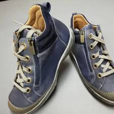 Check spelling or type a new query. D You Schuhe Posts Facebook