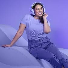 The g733 itself is made out of a hard plastic material that seems limber enough to be able to flex and twist, but durable enough to take a hit or two. G733 Gaming Headset Color Collection Mens Outfits Collection