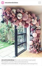 Globos y tul para un centro de mesa delicado. Pin De Dayhana Moronta En Ideias Bodas De Papel Decoracion Fiesta Adultos Fiesta De 15 Decoracion Globos
