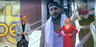 Qualunque sbaglio tu abbia fatto, c'è tempo per sistemarlo. C E Tempo Per Una Inopportuna Girandola Di Eccessi Ap Magazine