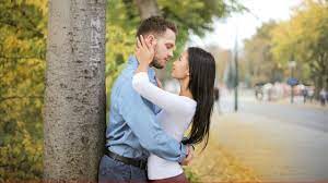 Quel est le langage corporel d'un homme séduit ? Le Langage Corporel D Un Homme Amoureux A Savoir Absolument