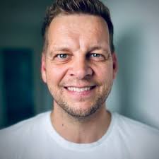 How do you build a thriving partnership while growing your careers and  staying close to family and friends? Yesterday, my wife Amber  Brauer-Nikonow successfully defended her PhD in Biomedicine (a…