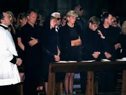 Exclusive rewards · 24/7 customer service · free shipping & returns Gianni Versace Funeral Celebrities Who Died Young Photo 40974640 Fanpop