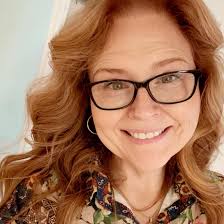 Brie got a picture with Thomas Rhett at Dollywood today (we didn't want to  bother for a formal one). We have always been a big fan of his "Die a Happy  Man"