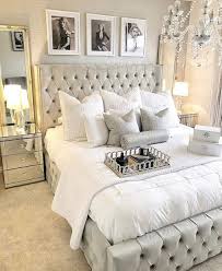 Home Decor Simone On Instagram Happy Wednesday Picture Credit Homesweethome At 23 Make S In 2020 Luxurious Bedrooms Bedroom Decor Home Decor Bedroom