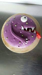 Hier ist eine schritt für schritt anleitung für den leckeren smarties kuchen! Geburtstagstorte Monster Kuchen Design Zucker Teig Smarties Monster Anniversaire Joris Monster Kuchen Geburtstagskuchen Kinder Geburtstagstorte