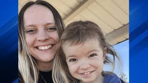 Amber Robertson's Instagram, Twitter & Facebook