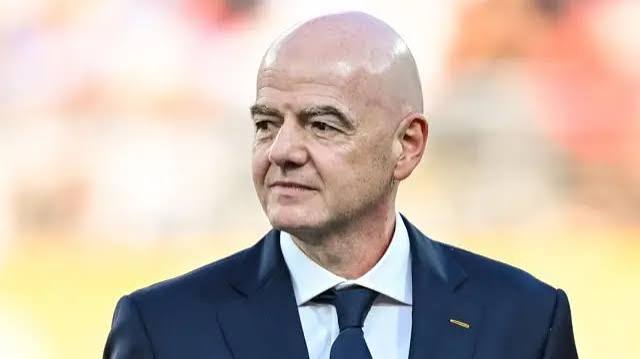 FIFA hủy bỏ kế hoạch 'bán World Cup' gây tranh cãi - BBC News Tiếng Việt