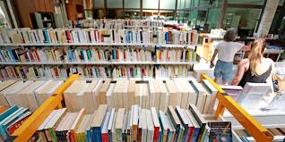 Un cadavre dans la bibliothèque agatha christie Ou4sn5ysqpxklm