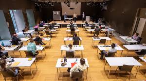 Im nächsten jahr kann jedoch wieder anders aussehen und so weißt du nie genau, wann du wirklich an der reihe bist. Abitur In Bayern Flexiblere Prufung Und Schwerpunkte Bayern Sz De