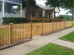 Very simple and cottage style fence can be easily made using big wooden pallets. Custom Wood Fence Austin Tx Horizontal Cedar Picket Fences Sierra Fence Inc