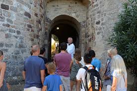 La carte est crée par des gens comme vous. Var Les Secrets Du Fort De Bregancon