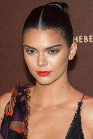 10 Chic Ways To Wear A Middle Part Slick Hairstyles Center Part Hairstyles Kendall Jenner Hair