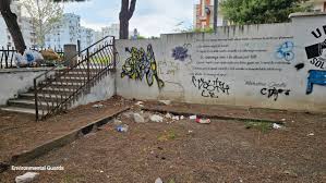 Manfredonia, Piazza Simon Bolivar in degrado "Tutto in assoluto abbandono"  | IlSipontino.net