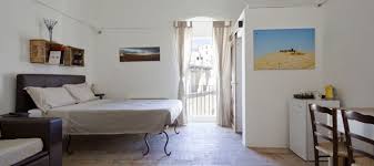 Bed and breakfast viene abbreviato anche con la sigla b&b e il suo significato letterale è letto e colazione, sinonimi di praticità e relax, una soluzione di pernottamento molto comoda, ideale sia per. B B Nel Sasso Barisano Suite 2 Holiday Home Matera I Viaggi Di Anna Travel Agency