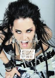 Lançado em 1997, o single "Tubthumping" dos ingleses do Chumbawamba é um  verdadeiro hino icônico e atemporal. Quem viveu o final da década de 90 nos  games, recordará bem desse hit, trilha