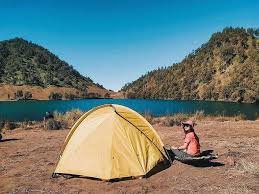 Ranu gumbolo ini terletak di sebelah waduk wonorejo. Ranu Kumbolo Sejarah Misteri Tiket Masuk