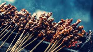 Sate kambing memang nikmat, apalagi jika disajikan dengan bumbu rahasianya yang kaya rasa, asin,manis,gurih, pedas, apa lagi jika tau cara membuat bumbu sate kambing yang enak.makan sate kambing tanpa bumbu itu rasanya kaya ada yang kurang apa lagi kalo ngga pedes. Psst Ternyata Ini Lho Yang Menjadi Rahasia Mengapa Bumbu Sate Bisa Terasa Enak Sekali