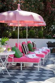 Poolside Pretty August 7 2019 Meuble Jardin Decoration Et Parasol De Terrasse