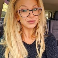 Ginger Glenn's Instagram, Twitter & Facebook