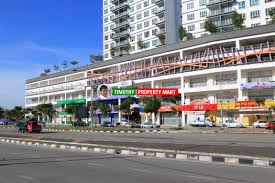 The english name comes from the meeting of laos , myanmar and thailand here, but to the locals it's sop ruak , since this is where the mekong meets the ruak river. Golden Triangle Units For Sale Rent