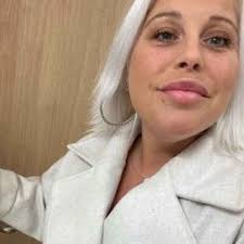 Tiden rör sig, livet för dig. Alla tror det är lätt"