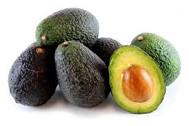 Se l'avocado non è ancora maturo, potrete decidere di conservarlo mettendolo in un sacchetto di la polpa di avocado può essere conservata in freezer del tutto intera o in crema a messa a riposare in un sacchetto chiuso o nei contenitori appositi. Insalata Con Avocado Ricette Light Da Provare In Estate Fine Food Group