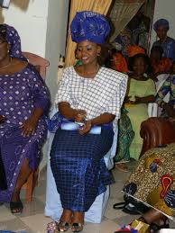 Journée de l'habit traditionnel à béja. Mariage Traditionnel Au Benin African Dress Traditional Wedding Model