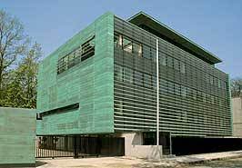 Note that if you are in romania or bulgaria or moldavia then the canadian embassy in romania or bucharest will be able to assist you if you are a we have listed the telephone numbers, street address and also a map with the operating hours for the canadian embassy in bucharest romania. Ambasada Canada Date De Contact Ambasada Canada Din Bucuresti