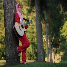 You can streaming and download for download mp3 & video for: Lirik Cinta Muka Buku Najwa Latif Lirik Lagu Malaysia