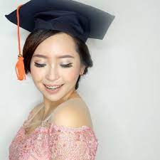 Maybe you would like to learn more about one of these? Kamu Bisa Lho Make Up Sendiri Dengan 5 Tutorial Make Up Natural Untuk Wisuda Yang Simpel Dan 4 Tips Agar Make Up Wisudamu Tahan Lama