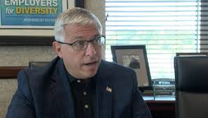 Armed group confronts FEMA workers in Carter County, Tennessee