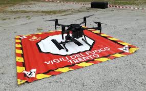 All'altezza del lungarno trento e trieste un rogo è divampato prima delle 16. Tramite Un Drone Dji M210 I Vigili Del Fuoco Di Trento Ritrovano Il Corpo Di Un Uomo Scomparso Da 20 Giorni Quadricottero News
