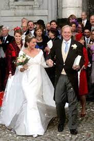Authentic anne bowen kingsley wedding dress beaded crystals strapless train 10. 35 Iconic Royal Wedding Dresses Best Royal Wedding Gowns Of All Time